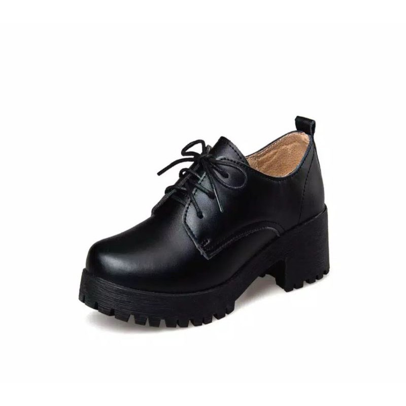 sepatu boot hitam korea style wanita