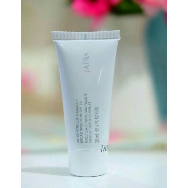 Oil controling foundation jafra