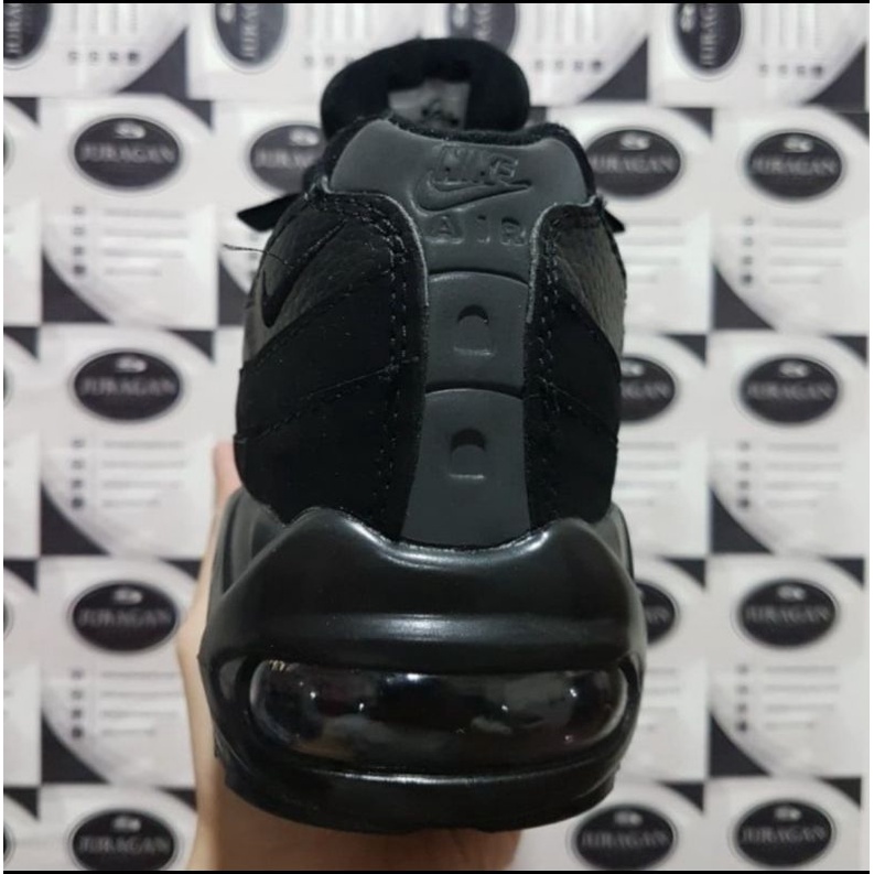 Nike Air Max 95 Essential &quot;Triple Black&quot;