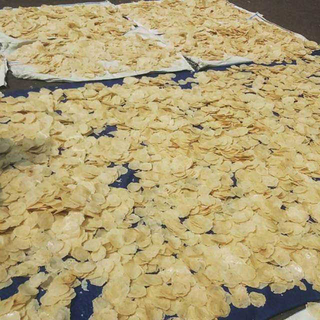 

[FREE ONGKIR] EMPING MELINJO MENTAH 250GR ORIGINAL ASLI PRODUKSI LIMPUNG BATANG KUALITAS SUPER ENAK