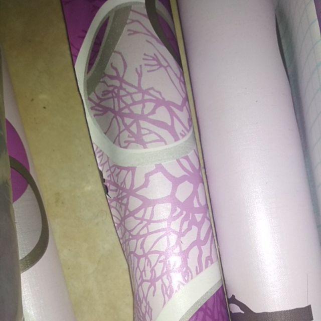 Wallpaper Dinding Motif Polkadot Ranting Ungu