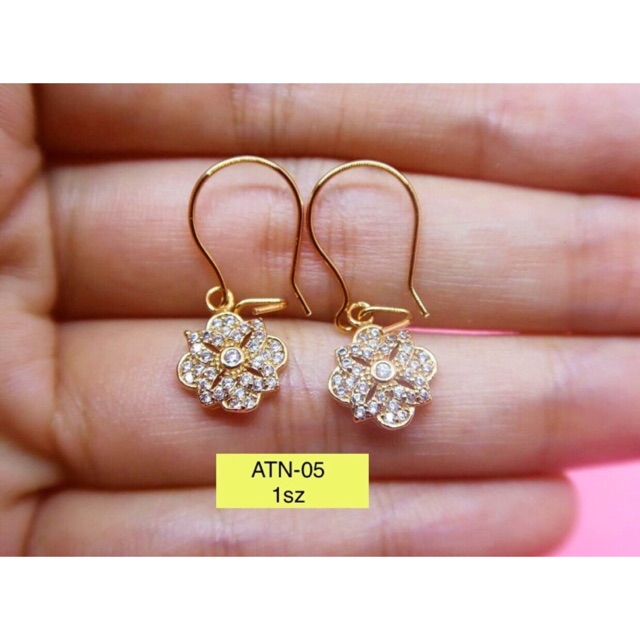 Anting Bunga Model Kait Lapis Emas