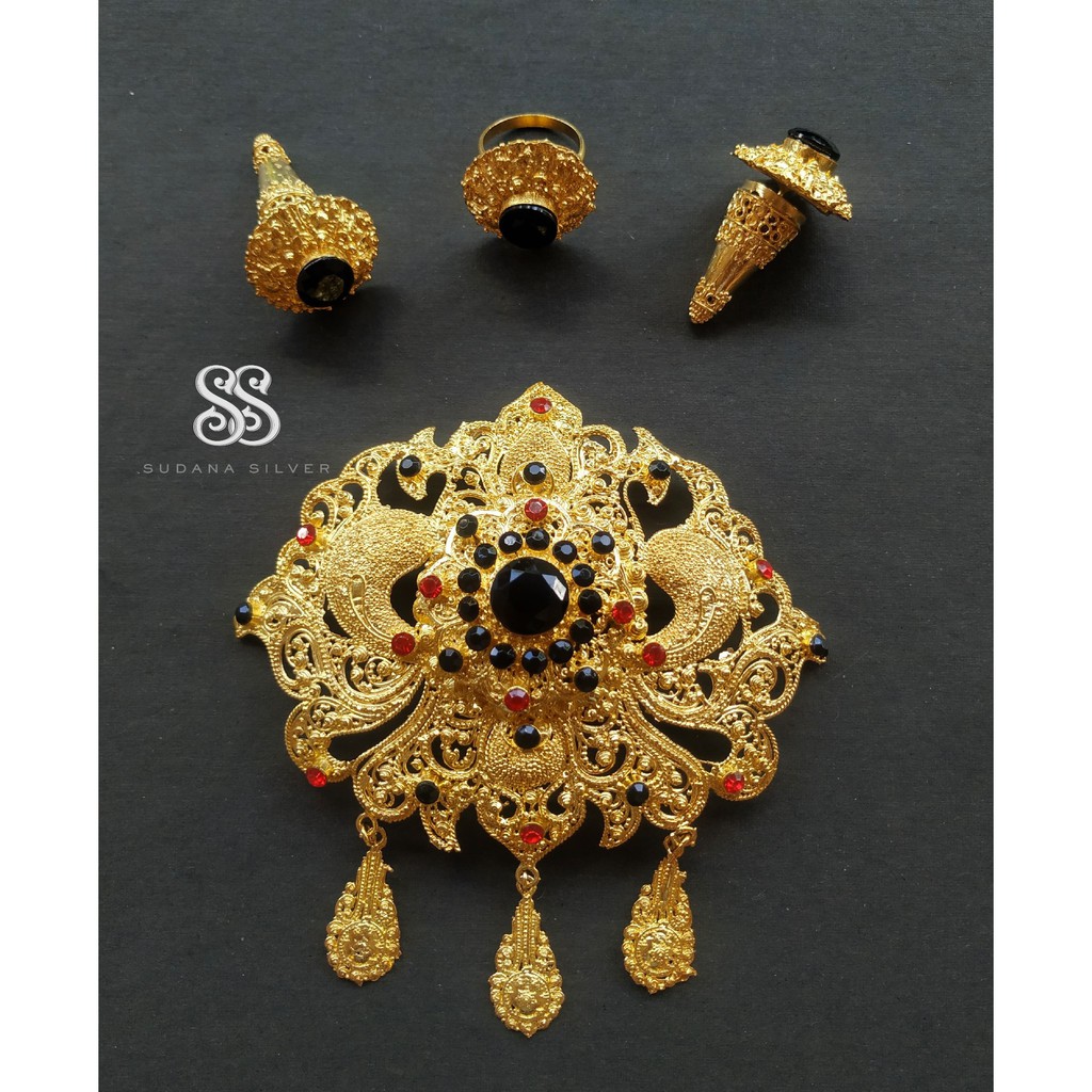 Bros Alpaka Sirkon Merah Hitam Gold Plated Perhiasan Wanita Bali