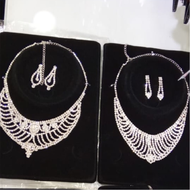 Set perhiasan wedding anting dan kalung