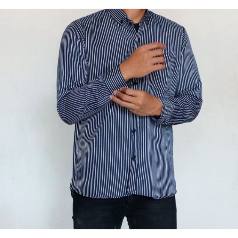 kemeja casual strip