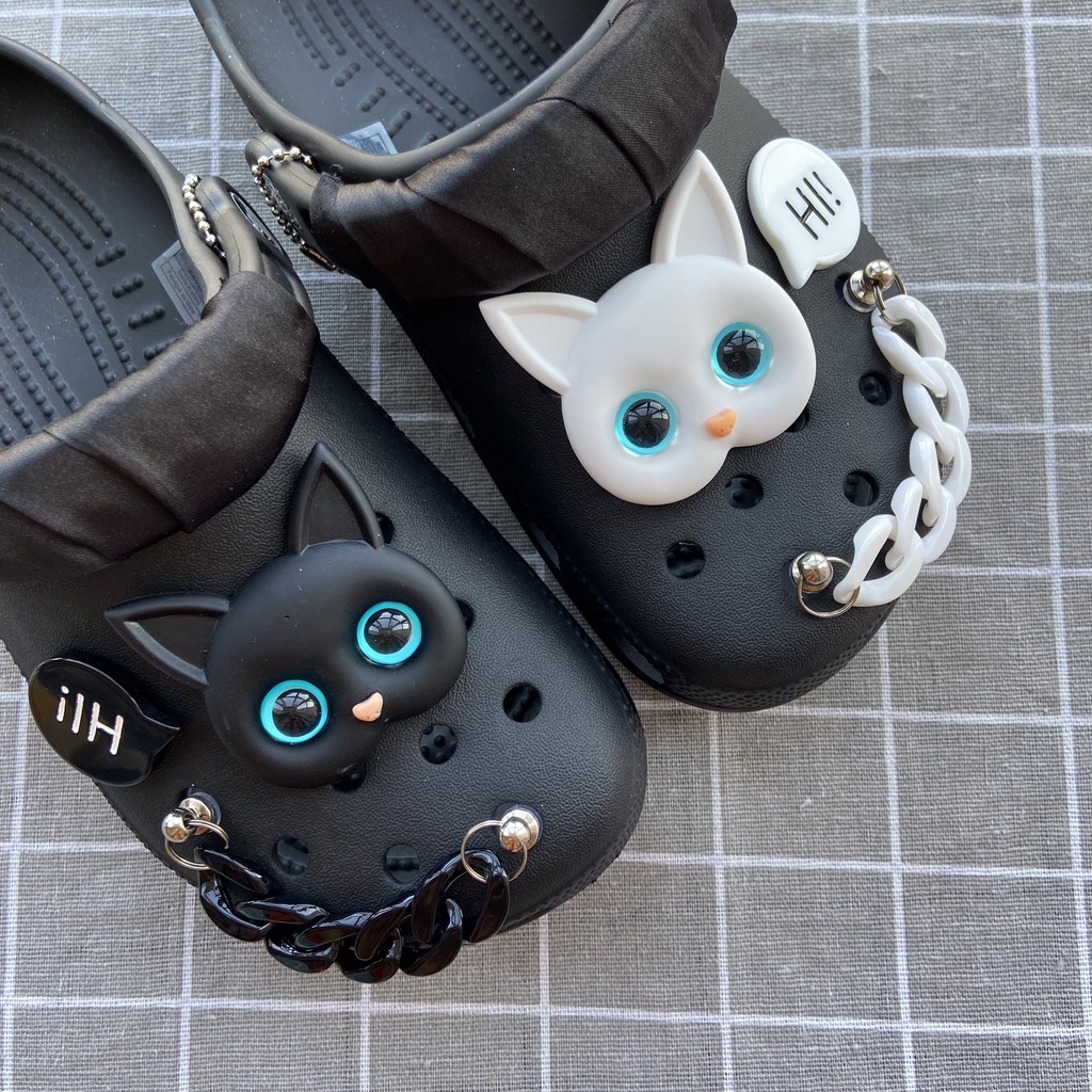 ✨shinyDIY✨Crocs jibbitz: aksesori cantik untuk sepatumu❤️Crocs 6 Pcs Aksesoris Kancing Rantai Ganda Warna Hitam Putih Untuk Sepatu Wanita#Sepatu Sneakers Wanita Model Lace-Up Warna Hitam + Putih