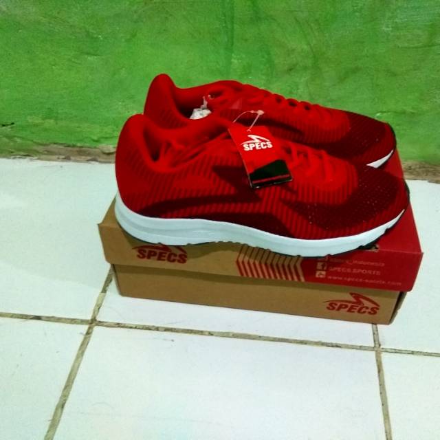 Sepatu running SPECS overdrive red
