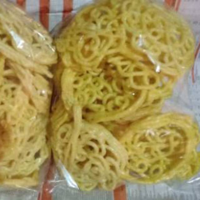 Kerupuk kuning / kerupuk mie / kerupuk murah/ kerupuk enak / KERUPUK kriuk swalayan murah Jakarta