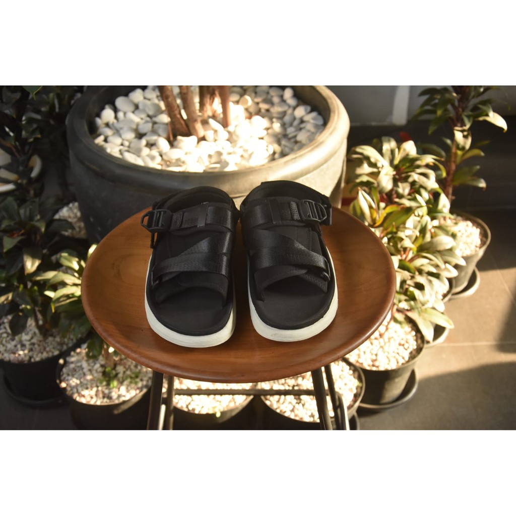 SANDAL KASUAL PRIA VOLKERFOOTWEAR X VICTUS MOCK UP IVORYBLACK