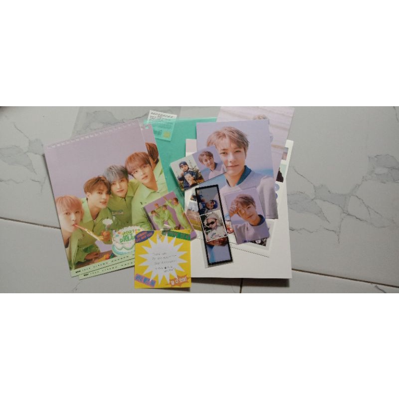 BOOKED Photoframe From Home Deco set Renjun