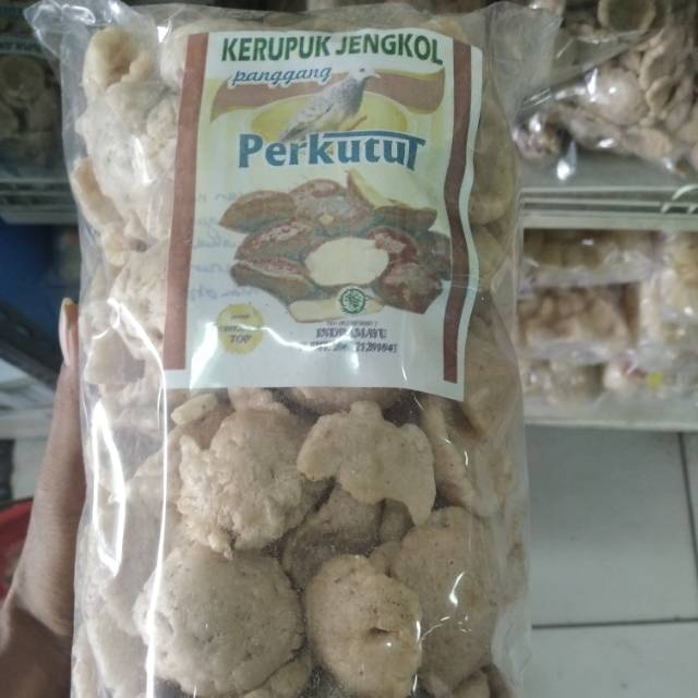

Kerupuk jengkol khas Cirebon