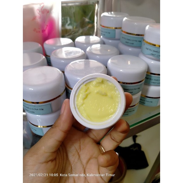 CREAM FARMASI FLEK DAN MEMUTIH KAN