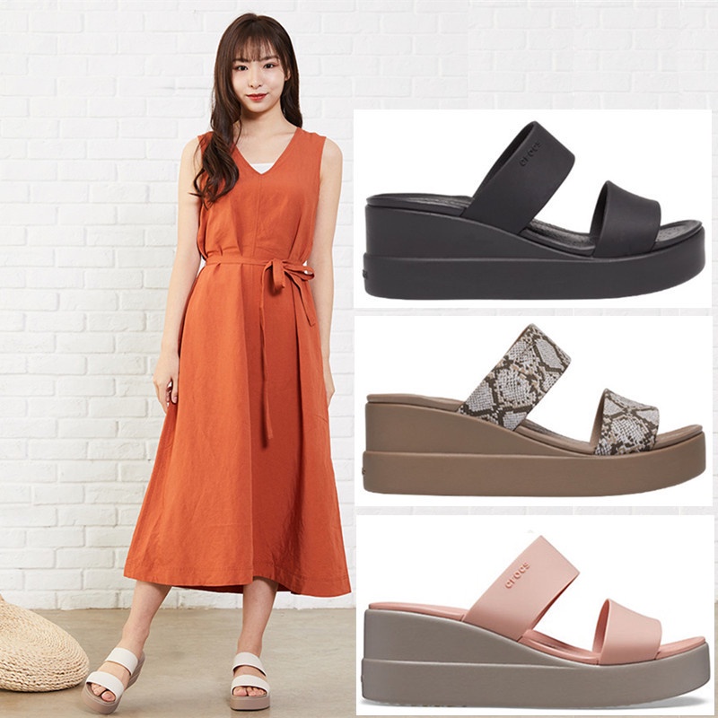 SANDAL CROCS BROOKLYN MID WEDGES WOMEN / BROOKLYN SLIDE WEDGES / 206219