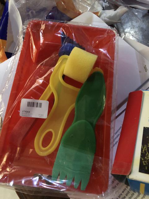 Painting Tools Ekonomis Set Dengan Alas Cat