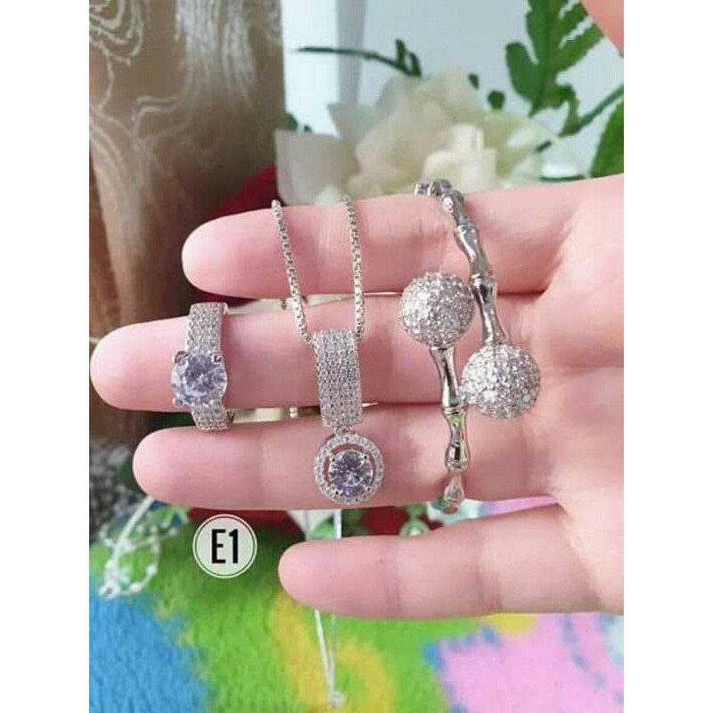 

satu set silver