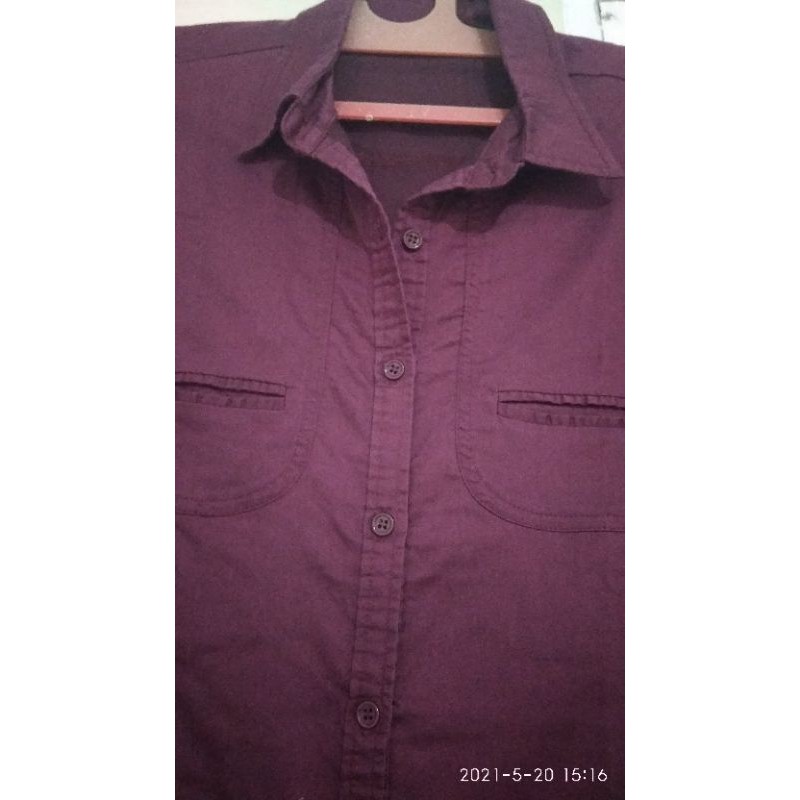 preloved kemeja tunik, warna maroon, Ld 104 , pb 78 bahan katun toyobo