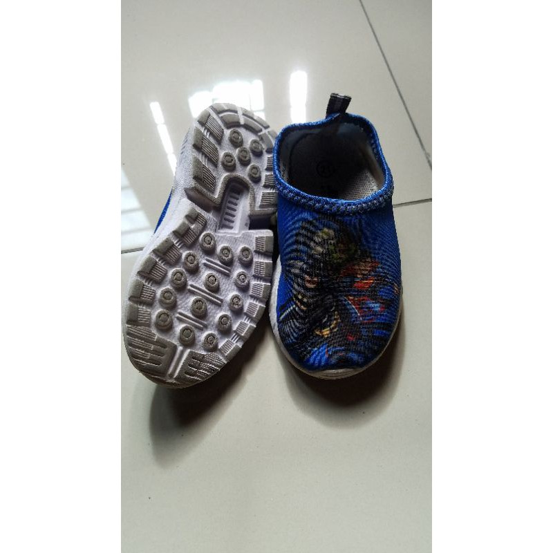 PRELOVED SEPATU ANAK SLIP ON JUSTICE LEAGUE ORIGINAL