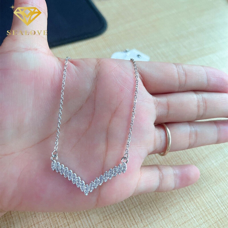 Kalung Fuji Mata Diamond / Kalung Titanium Wanita Anti Karat Berlian Premium Huruf V Perhiasan