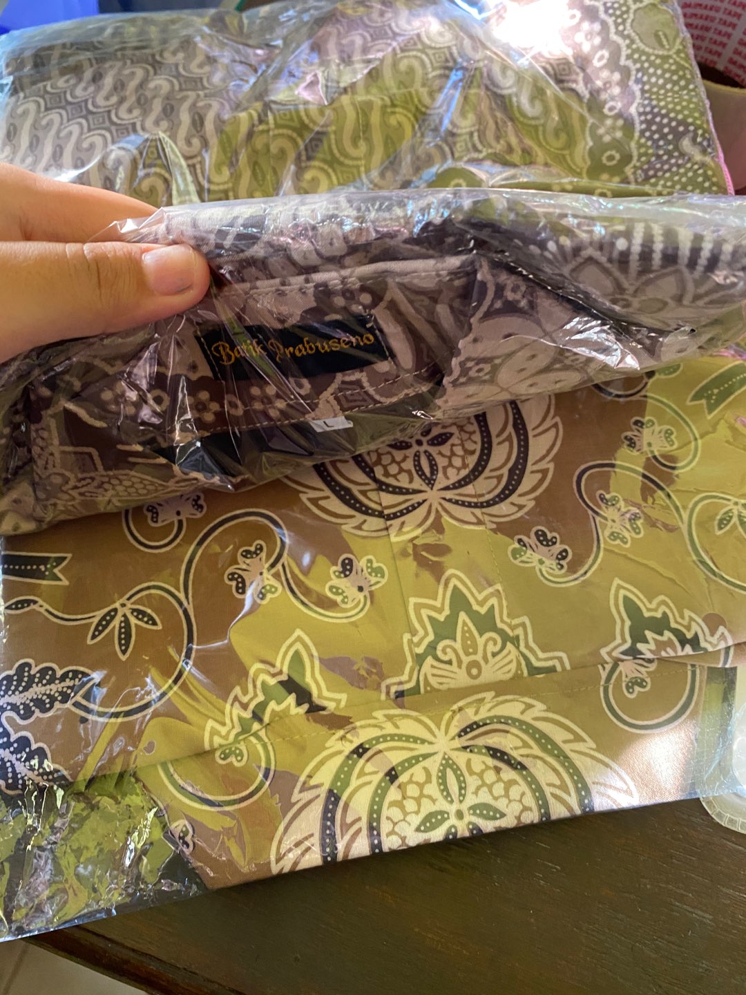 Wisnu Pastel Kemeja Batik Pria Lengan Panjang Slimfit Katun Printing Hem Baju Seragam Kantor Modern