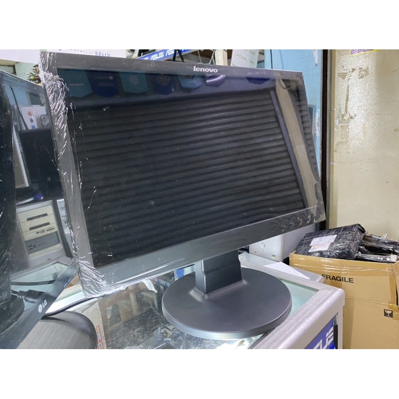 LCD Monitor Komputer LENOVO 18.5 wide D186wA Second/Bekas