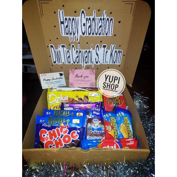 

HAMPERSSNACK/HAMPERSJAJAN/GIFTBOX/HAMPERSULTAH/HAMPERSGRADUATION/HAMPERSENGAGEMENT