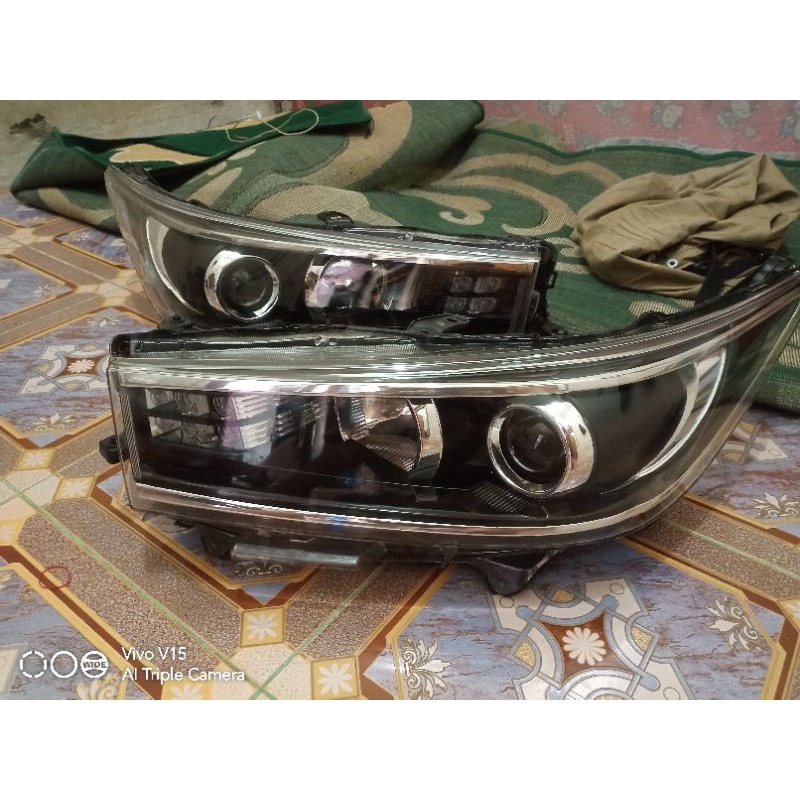Headlamp lampu mobil inova venturer