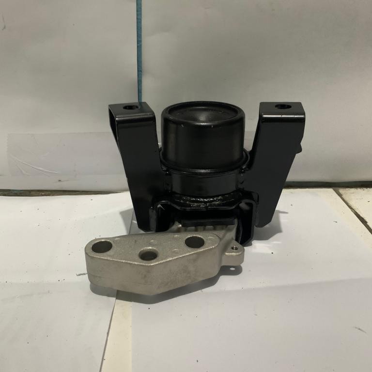 Engine mounting Kanan RH Suzuki Ertiga R3