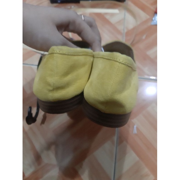 Sepatu Sandal H&amp;M CN 235 Yellow 36