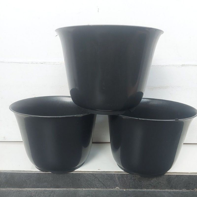 Pot Bunga RGU 15 Hitam diameter 14 cm Pot Tanaman Hias Hitam Pot Sekulen Pot Mewah Polos Pot Plastik