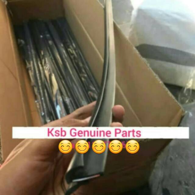 Pelipit Kaca Luar Mobil Universal Weather Strip Water Strip Karet Kaca Luar Panjang 85CM Lebar 2,5cm