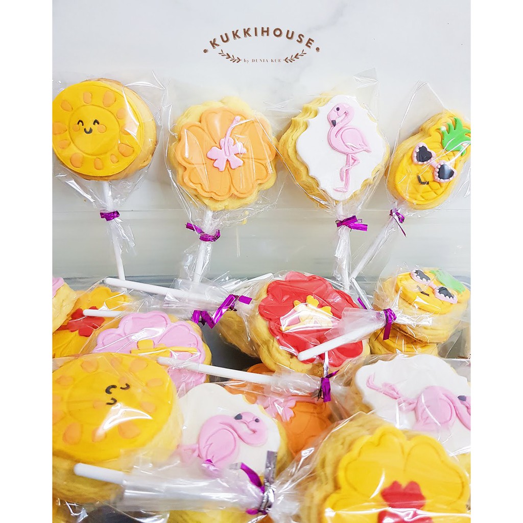 

Flamingo fondant cookies set