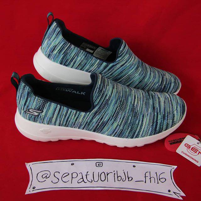 Sepatu Skechers Go Walk Joy Terrific