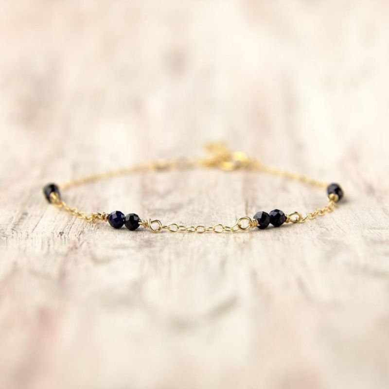 gelang handmade gelang persahabatan gelang rantai emas gelang titanium gelang batu alam asli gelang batu gelang kristal Swarovski gelang rantai gelang kaki gelang BTS gelang persahabatan gelang pasangan gelang simple gelang mewah elegan gelang tangan