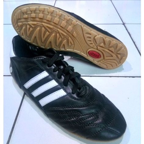 Sepatu Futsal Kulit