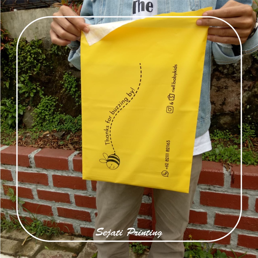 

Sablon Plastik Murah 25x35cm,FREE DESAIN - SEJATIPRINTING - POLYMAILER KUNING & PINK