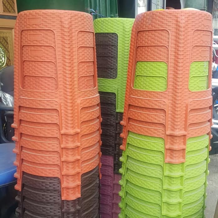 KURSI ROTAN PLASTIK BULAT 3D BERGAMBAR