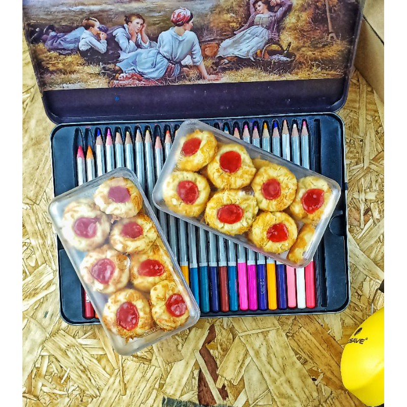 

Strawberry tumbprint cookies