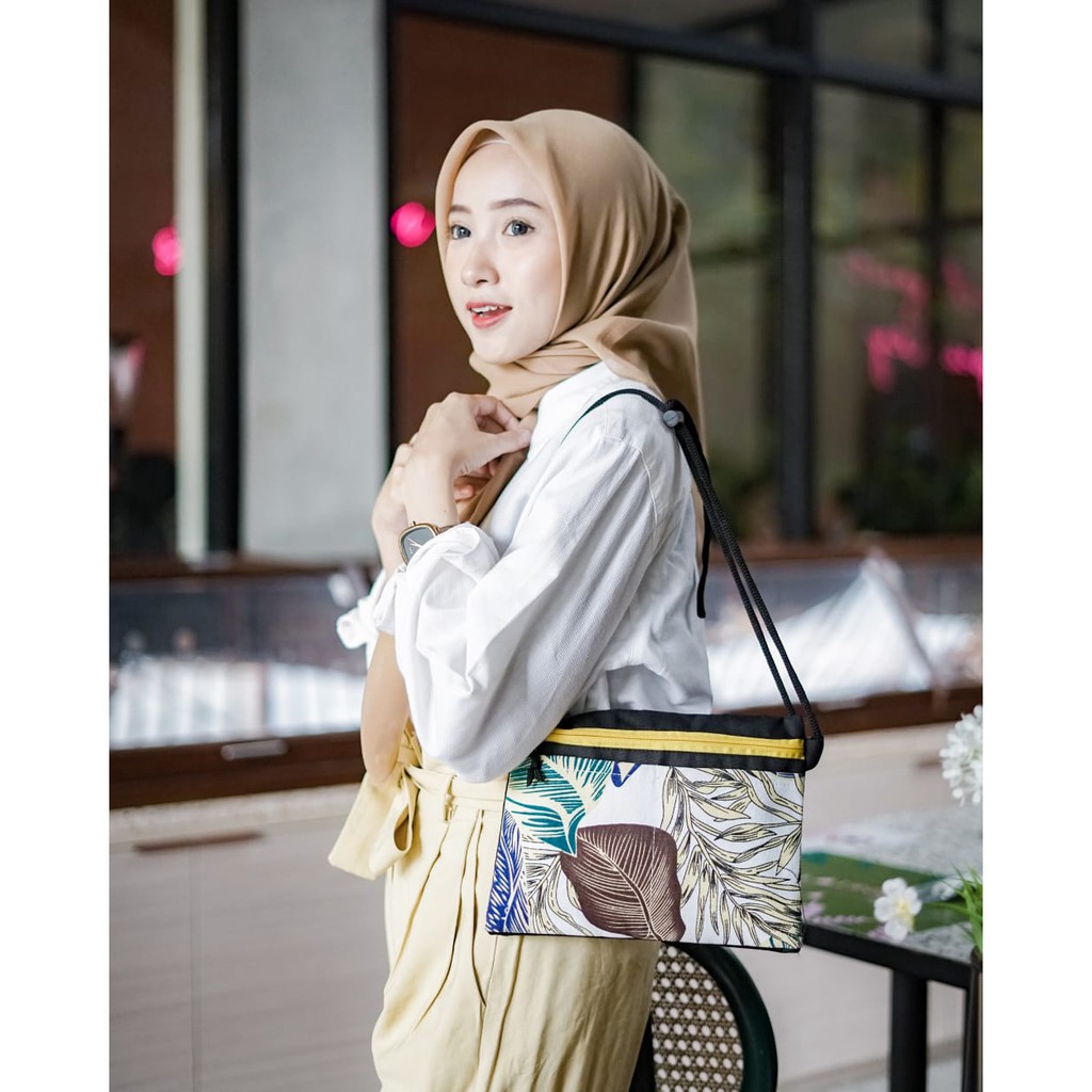 SLING BAG SACOCHE DEDAUNAN // taskanvasbdg - tas selempang wanita motif - tas pouch cewek kecil lucu