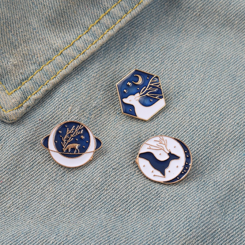 3 Styles Christmas Elk Lapel Pins Stars Moon Enamel Brooch Animal Backpack Badges Collectibles Gifts for Friends