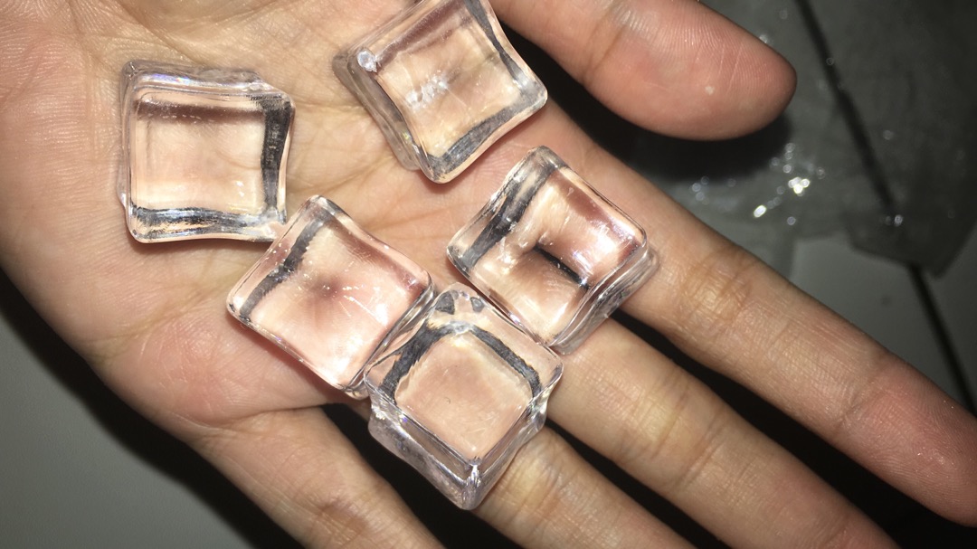 Es Batu Imitasi/es Batu Acrilic/ice Cubes Ukuran 2x2cm (5pcs)