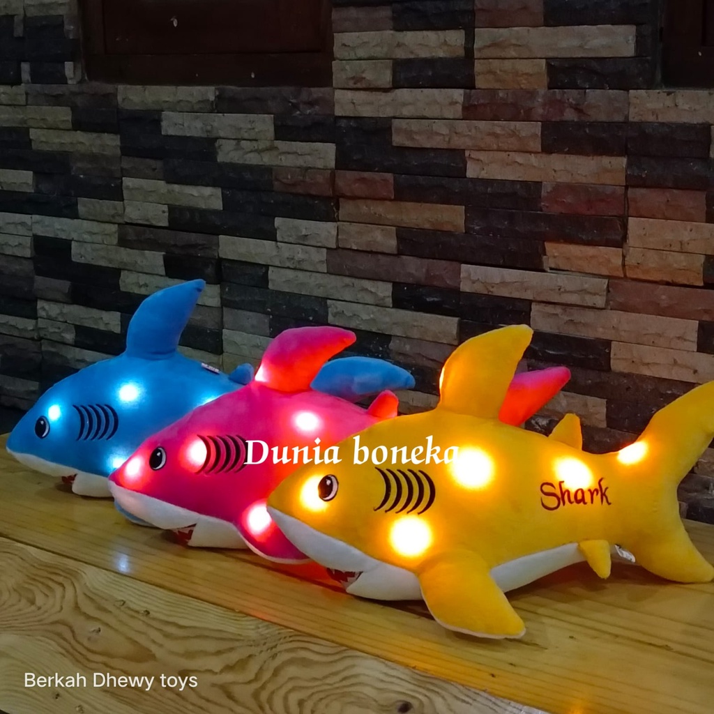 Boneka hiu shark jumbo ukuran 35 CM lengkap dengan lampu (LED)