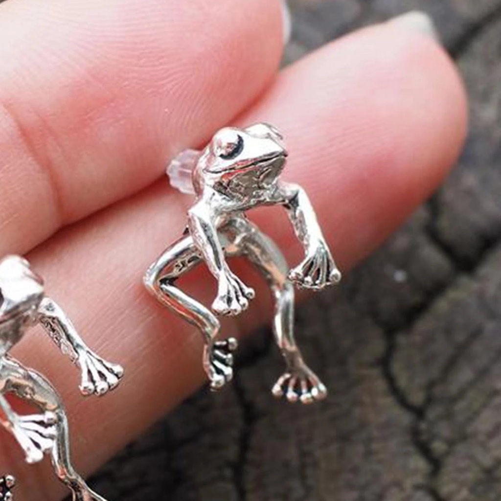 1 Pasang Anting Stud Tindik Desain Hewan Katak Warna Silver Gaya Retro Gothic Korea Untuk Wanita