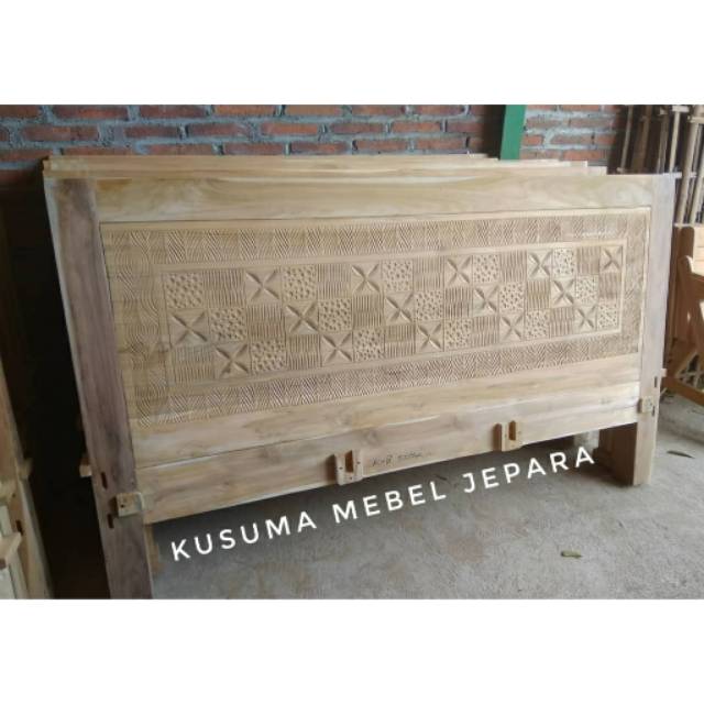 Dipan Tempat Tidur Kayu Jati Ukir Kawung Kombinasi Akar - Kode 156B