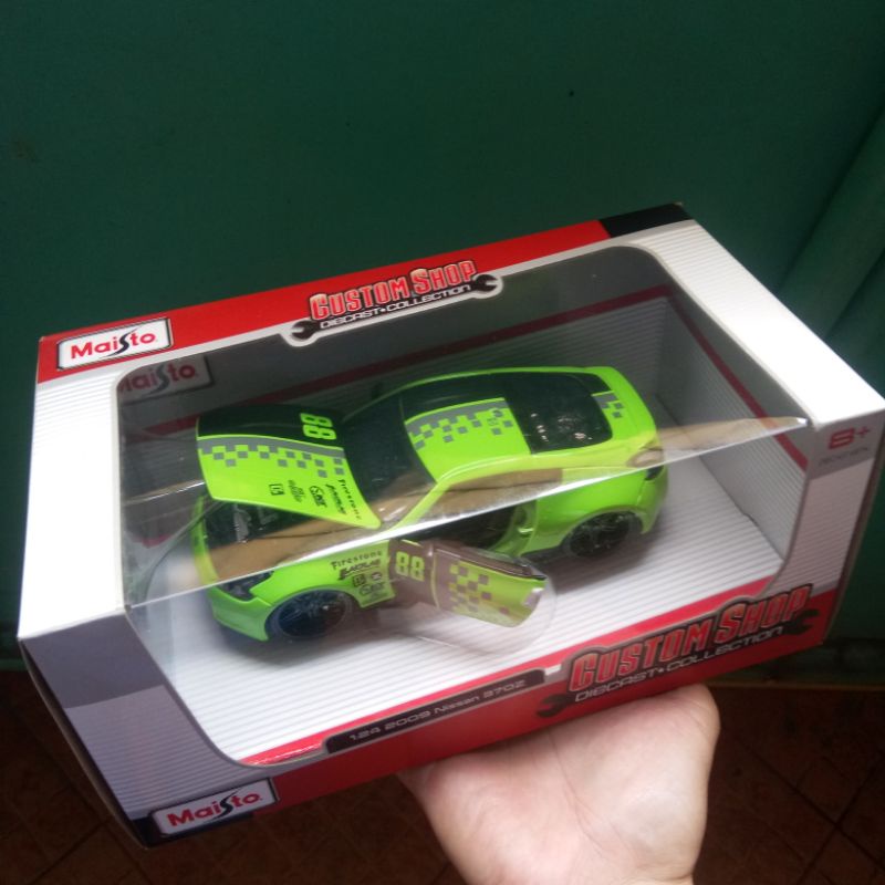 1/24 2009 Nissan 370Z - Miniatur Maisto