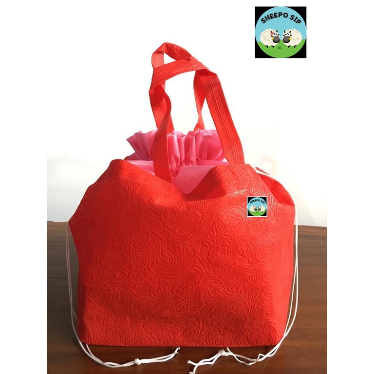 

TAS HAJATAN SERUT - TAS LAMARAN EMBOS SERUT NASI KOTAK 22X22 / KOTAK KUE / DUS NASI / THINWALL / TAS BESEK 22X22 - TAS WALIMAHAN - TASYAKURAN - TAS BERKAT