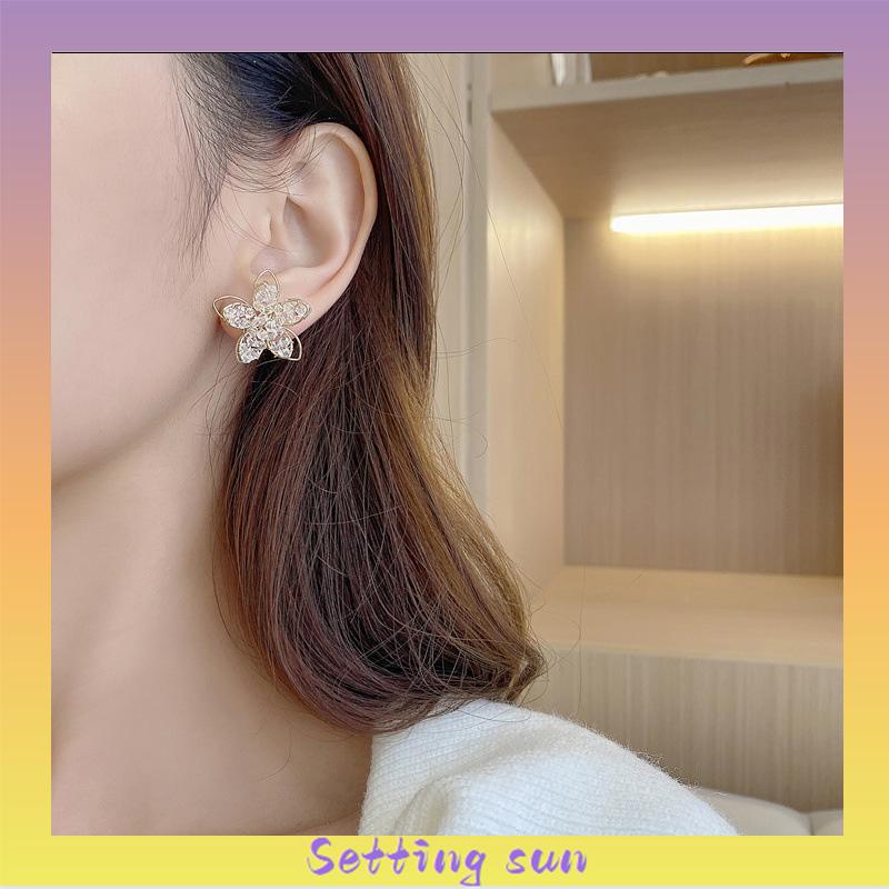 Anting Bentuk Bunga Untuk Musim Panas TN