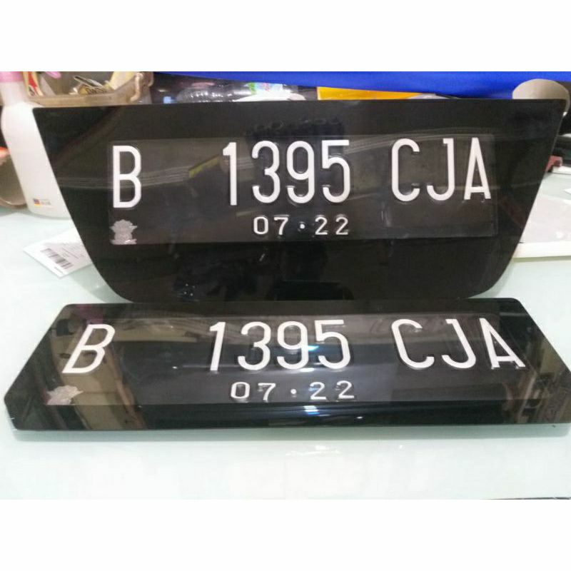 Cover plat nomor mobil acrylic tanpa plat (hanya cover acrylic)