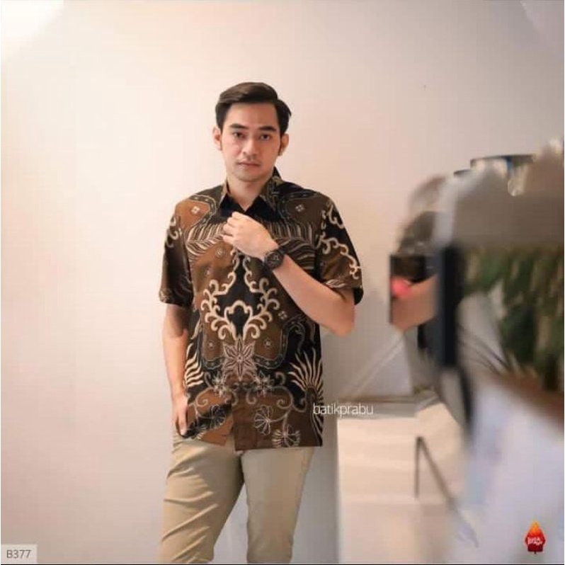 KEMEJA BATIK TERKINI TERBARU DAN MURAH BAHAN ADEM WARNA AWET