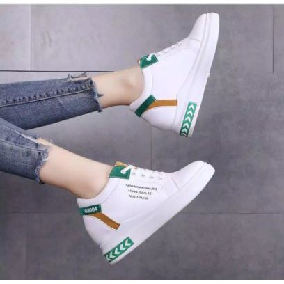 sepatu sneakers wanita