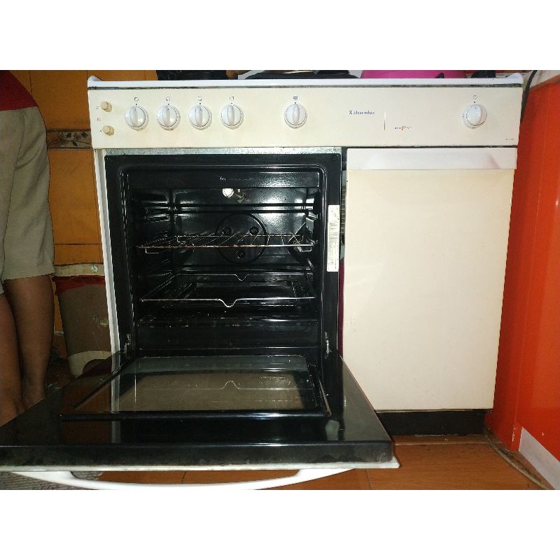 Kompor gas 4 tungku ELECTROLUX